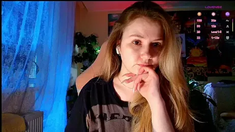 GoodWitch_ — вебкам-модель онлайн на stripchat