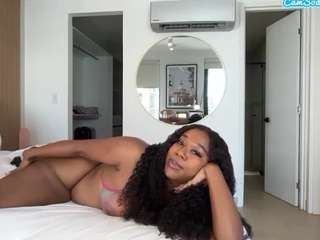 dommelovely — вебкам-модель онлайн на camsoda