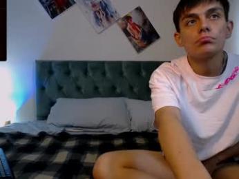 lucy_and_dave1 — Chaturbate stream photo (Jul 2024)