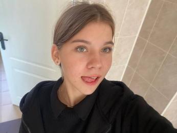 NadineGene — вебкам-модель онлайн на livejasmin