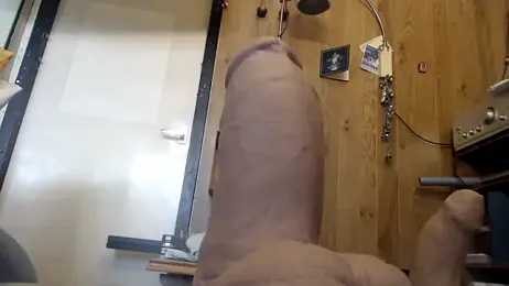 BiglovelyXXL — вебкам-модель онлайн на stripchat