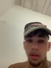 dovapo777 — вебкам-модель онлайн на stripchat