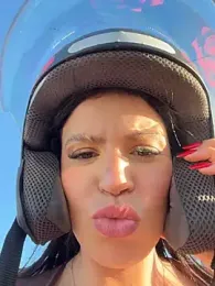 Rafaellaz — вебкам-модель онлайн на stripchat
