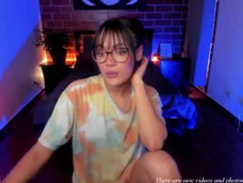 scarlett_v3la — вебкам-модель онлайн на chaturbate