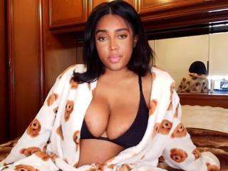 naommiscott — вебкам-модель онлайн на camsoda