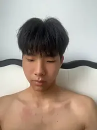 guoguo18 — вебкам-модель онлайн на stripchat