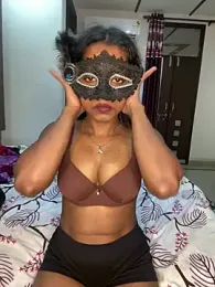 Too_yum_girl — вебкам-модель онлайн на stripchat