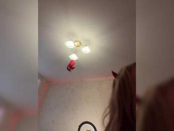 LittleDelora — вебкам-модель онлайн на bongacams