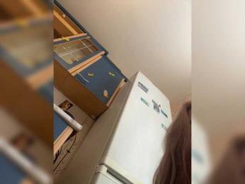 LittleDelora — вебкам-модель онлайн на bongacams