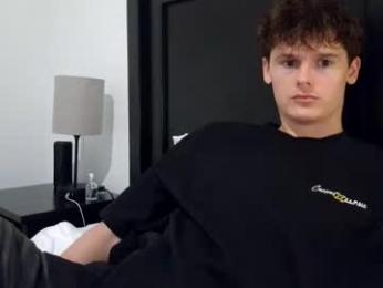 sensualalien — Chaturbate stream photo (Apr 2026)