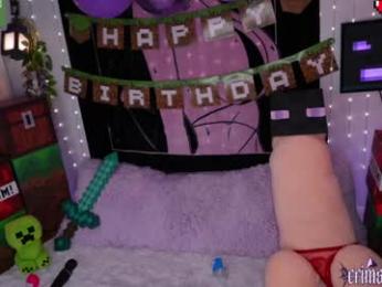 crimsonkitten — вебкам-модель онлайн на chaturbate