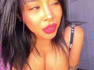 kloewandan — вебкам-модель онлайн на camsoda