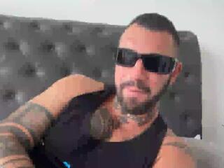 Izzi — Flirt4free stream photo (Jun 2026)