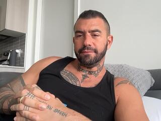 Izzi — Flirt4free stream photo (Jun 2026)
