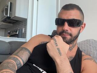 Izzi — Flirt4free stream photo (Jun 2026)