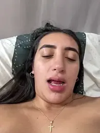 Hannahoff — вебкам-модель онлайн на stripchat