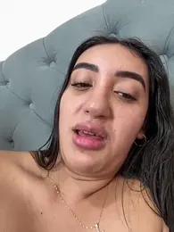 Hannahoff — вебкам-модель онлайн на stripchat