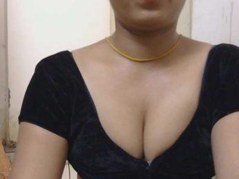 Zoya444U — вебкам-модель онлайн на bongacams