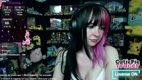 CutieTracer — вебкам-модель онлайн на stripchat