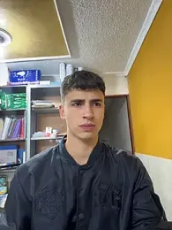 AdrianRinaldi — вебкам-модель онлайн на stripchat