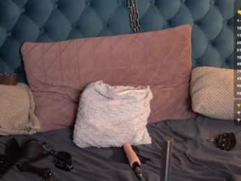 shiny_lily — вебкам-модель онлайн на chaturbate