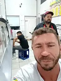 RobertoLuiz84 — вебкам-модель онлайн на stripchat