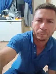 RobertoLuiz84 — Stripchat stream photo (Jun 2026)