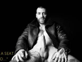 c_o_n_q_u_e_r — вебкам-модель онлайн на chaturbate