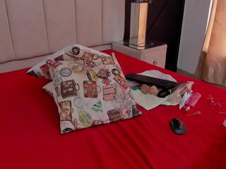 Isabella Lenoxx — flirt4free