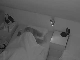 voyeurcam-julmodels-bed-7 — вебкам-модель онлайн на camsoda