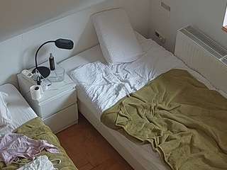 voyeurcam-julmodels-bed-7 — Camsoda stream photo (Aug 2026)