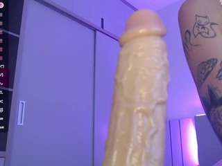 blondyli — вебкам-модель онлайн на camsoda