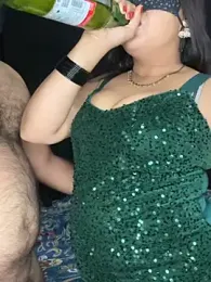 Madhosh_Mona — вебкам-модель онлайн на stripchat