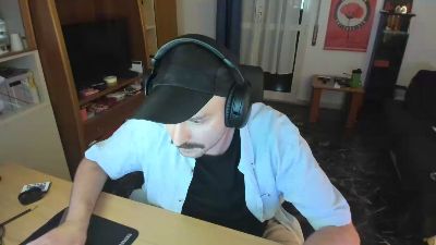 hornyboy327 — вебкам-модель онлайн на cam4