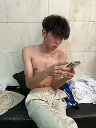 Hu_897 — вебкам-модель онлайн на stripchat