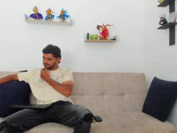 straight__friends — Chaturbate stream photo (Apr 2026)