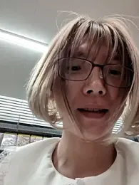 takusaki223 — вебкам-модель онлайн на stripchat