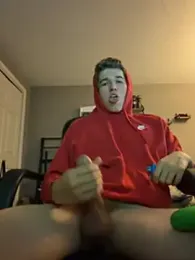 CollegeBull19 — вебкам-модель онлайн на stripchat