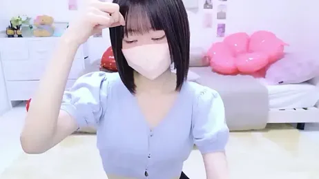 Im_Yu-na — вебкам-модель онлайн на stripchat