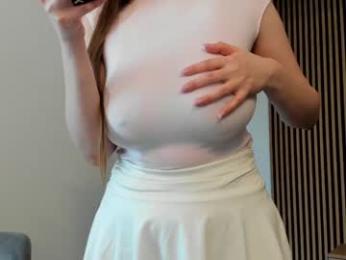 devyale — Chaturbate stream photo (Mar 2026)