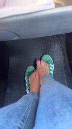 Moniafeet — вебкам-модель онлайн на cam4