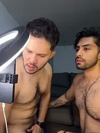 SantiagoMelendez — вебкам-модель онлайн на stripchat