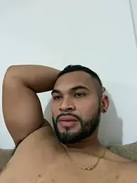 Soares0166 — вебкам-модель онлайн на stripchat