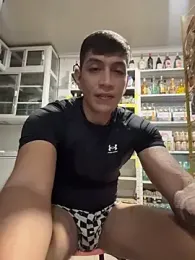 OliverWest04 — вебкам-модель онлайн на stripchat