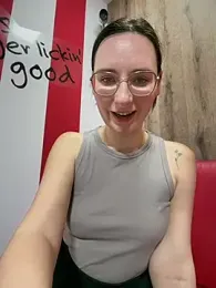 The_Snowwhitee — вебкам-модель онлайн на stripchat