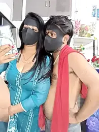 Kaur_Simran_01 — вебкам-модель онлайн на stripchat