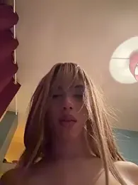 Carlita_cute — вебкам-модель онлайн на stripchat