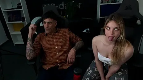 Elnonoykeila77 — вебкам-модель онлайн на stripchat