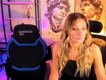 sarahholly — Chaturbate stream photo (Jul 2025)