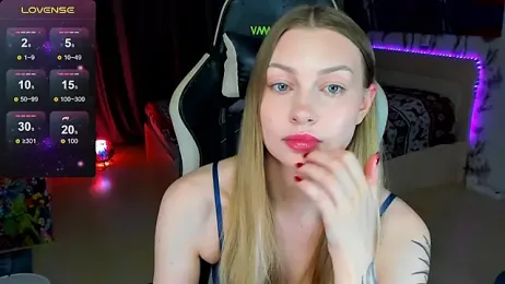 BiMolly — Stripchat stream photo (Dec 2025)